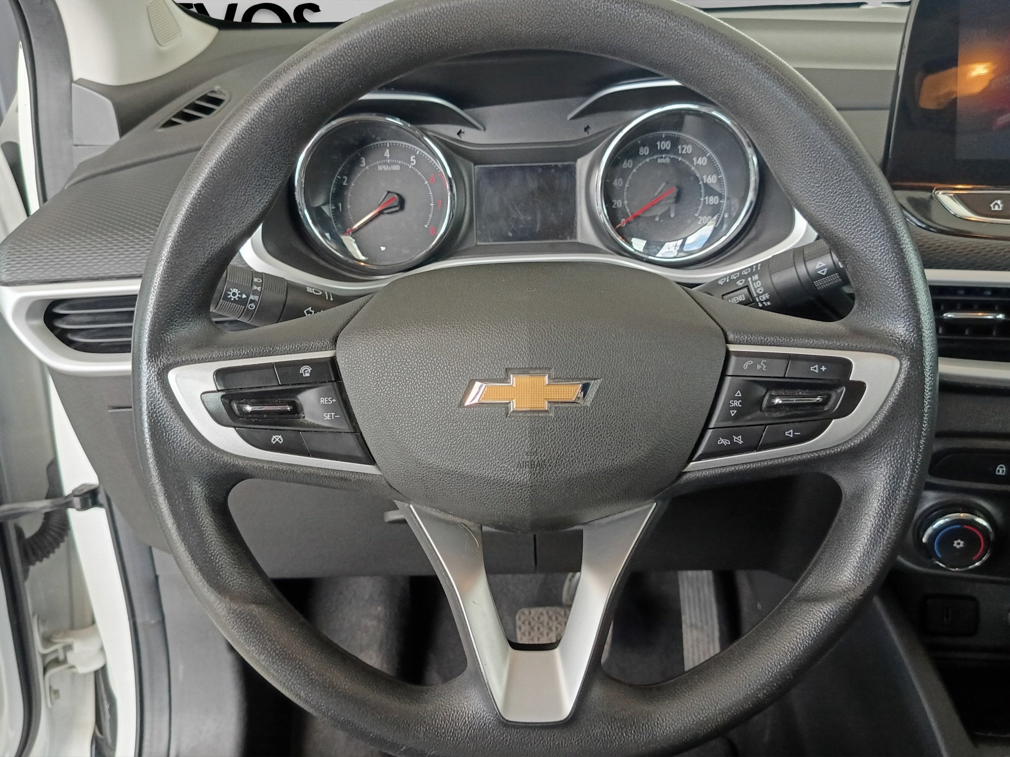 2024 Chevrolet Tracker VUD 5 pts. LT, 1.2T, TA, tela/piel, RA-17 (línea anterior)