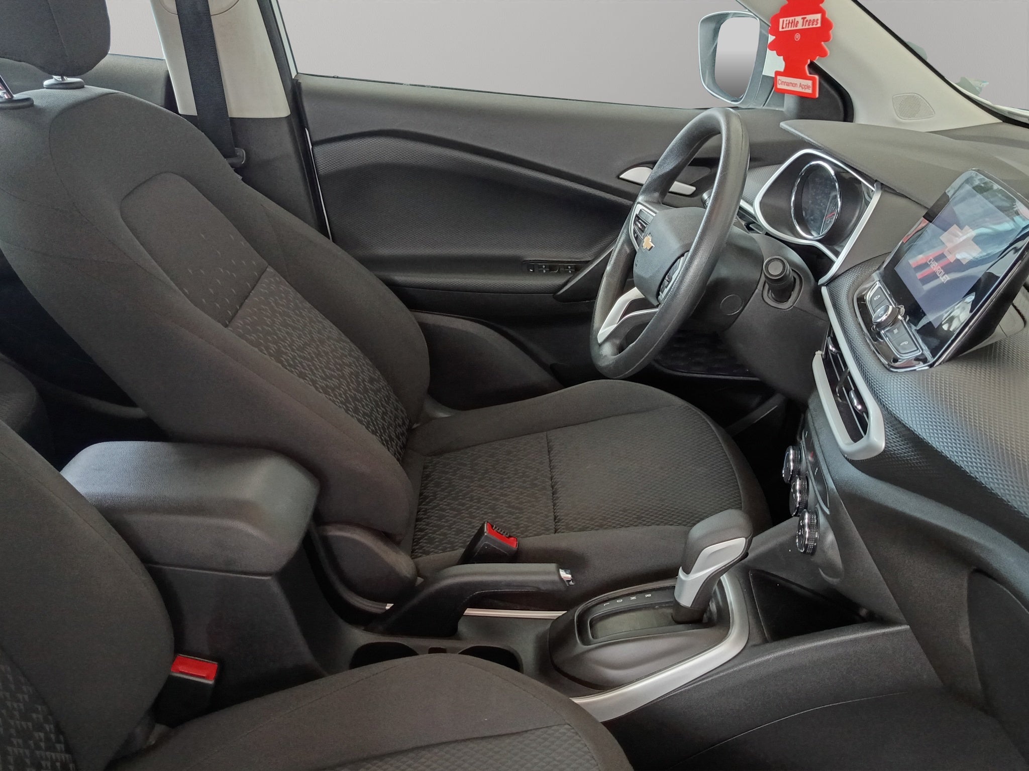 2024 Chevrolet Tracker VUD 5 pts. LT, 1.2T, TA, tela/piel, RA-17 (línea anterior)
