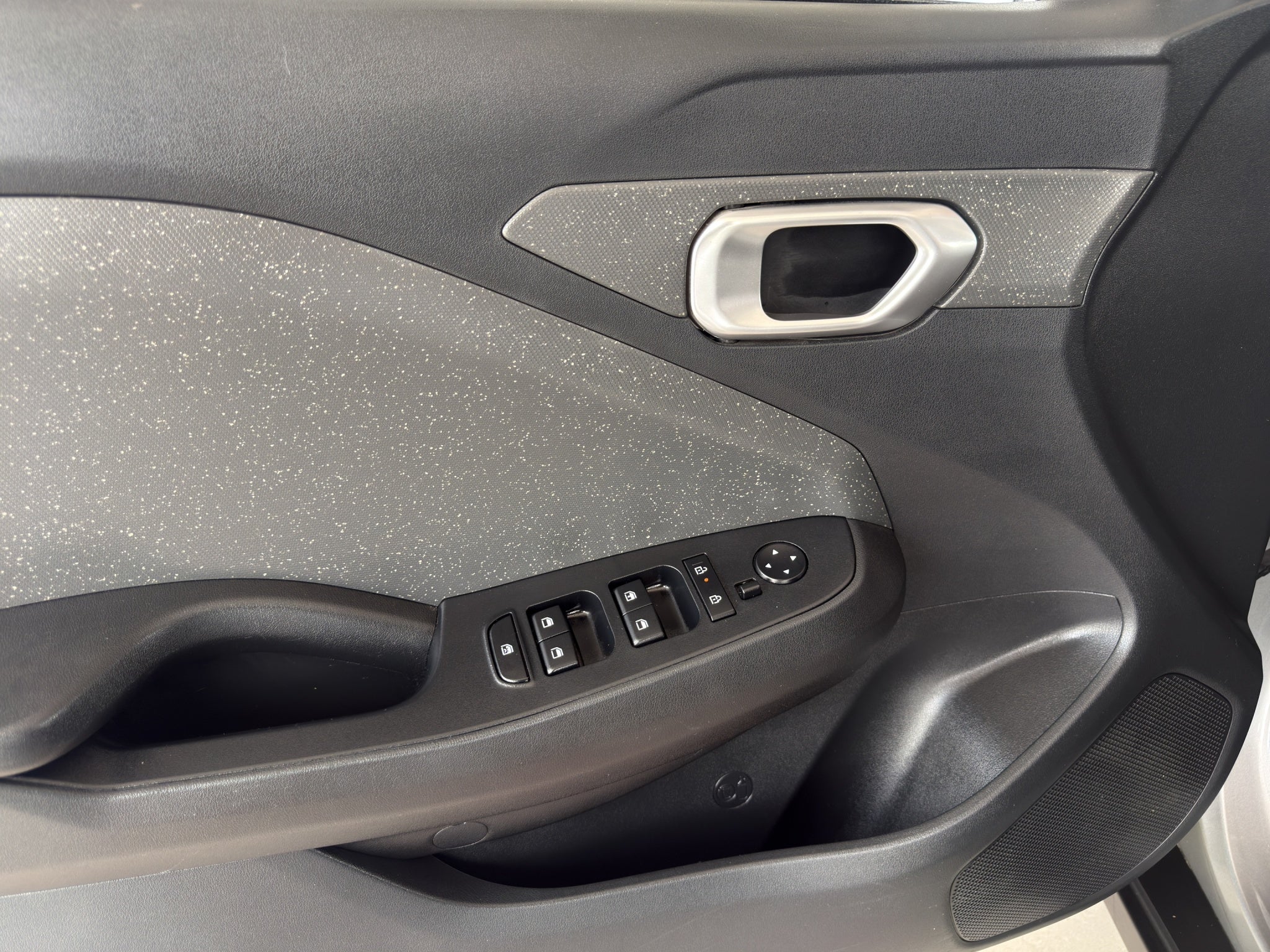 2025 Kia K3 4 pts. L, 1.6l, TA, a/ac., R-15