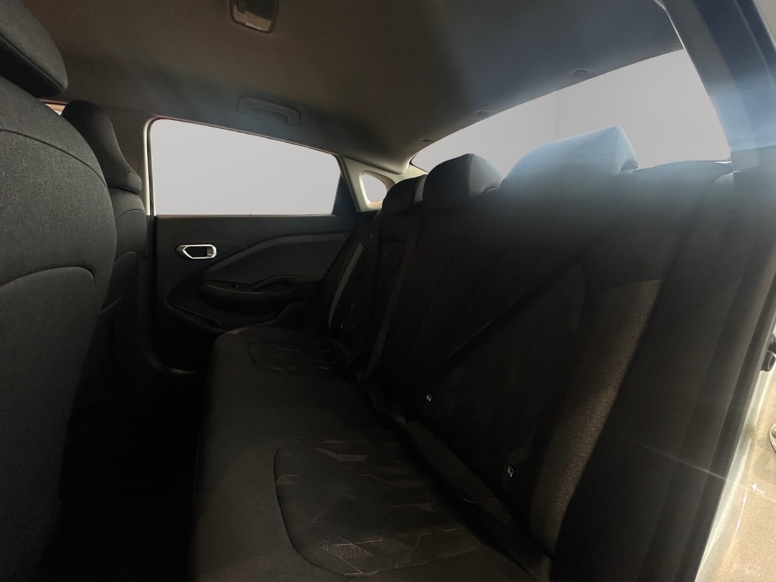 2026 Kia K3 5 pts. HB EX, 1.6l, TA, a/ac., RA-16