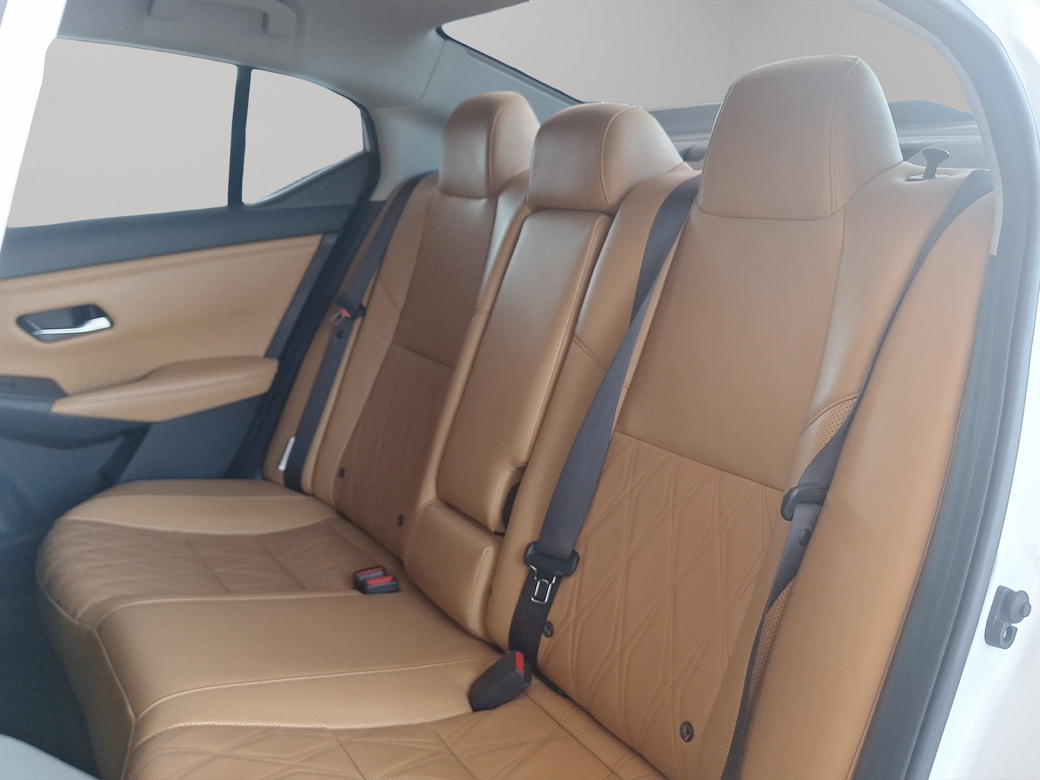 2024 Nissan Sentra 4 pts. SR Platinum, TA, a/ac. Aut., piel, QC, s. Bose, f. led, RA-18