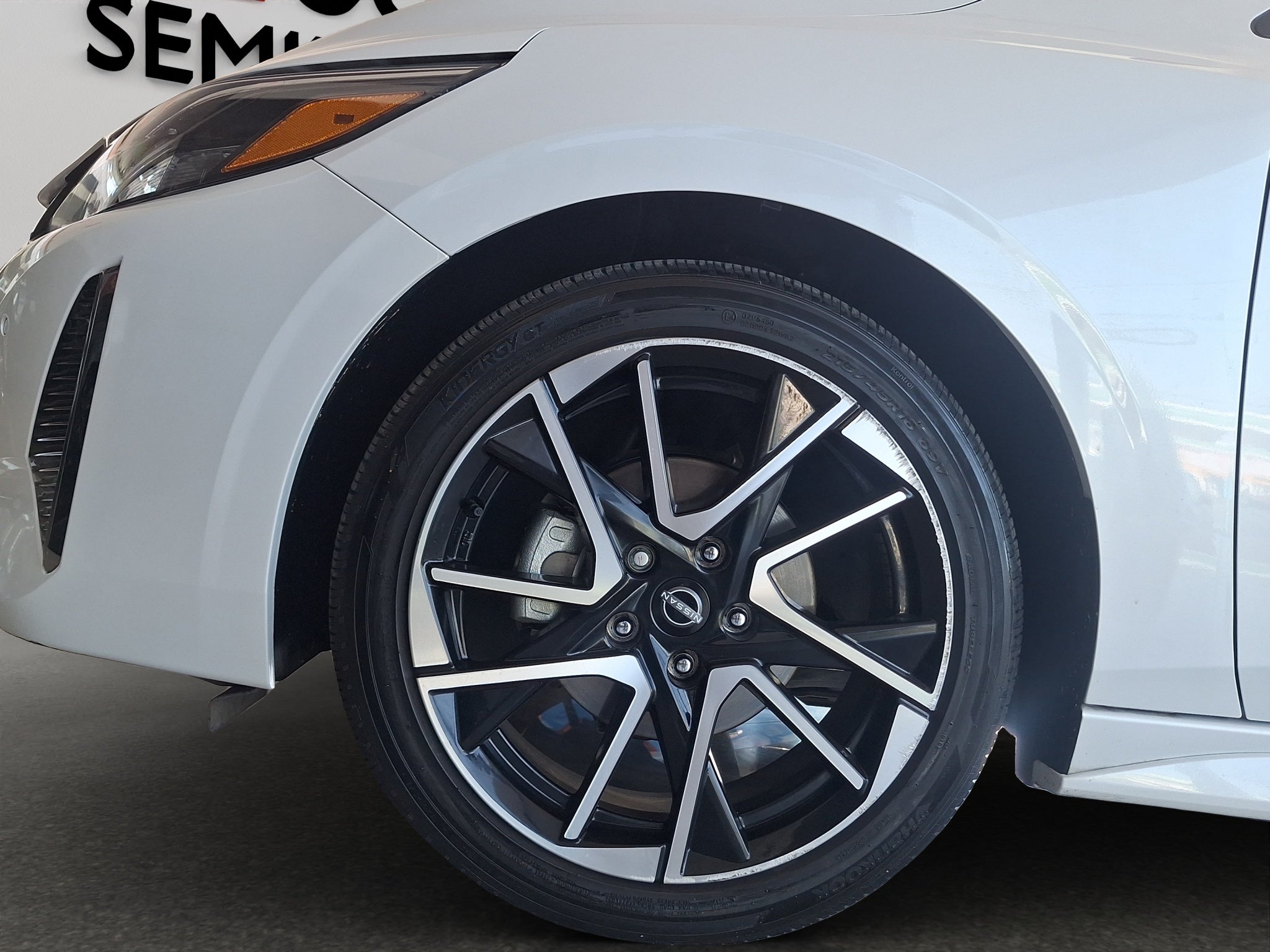 2024 Nissan Sentra 4 pts. SR Platinum, TA, a/ac. Aut., piel, QC, s. Bose, f. led, RA-18