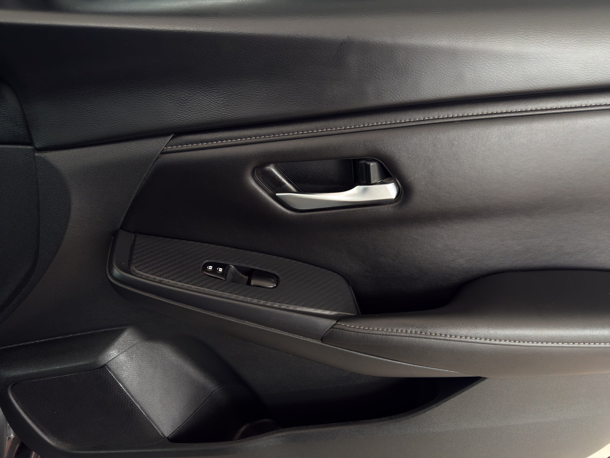 2023 Nissan Sentra 4 pts. Advance, TM6, a/ac., f. niebla, RA-16