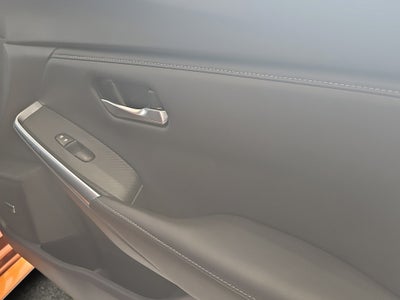 2025 Nissan Sentra 4 pts. SR Platinum, TA, a/ac. Aut., piel, QC, s. Bose, f. led, RA-18 (línea anterior)