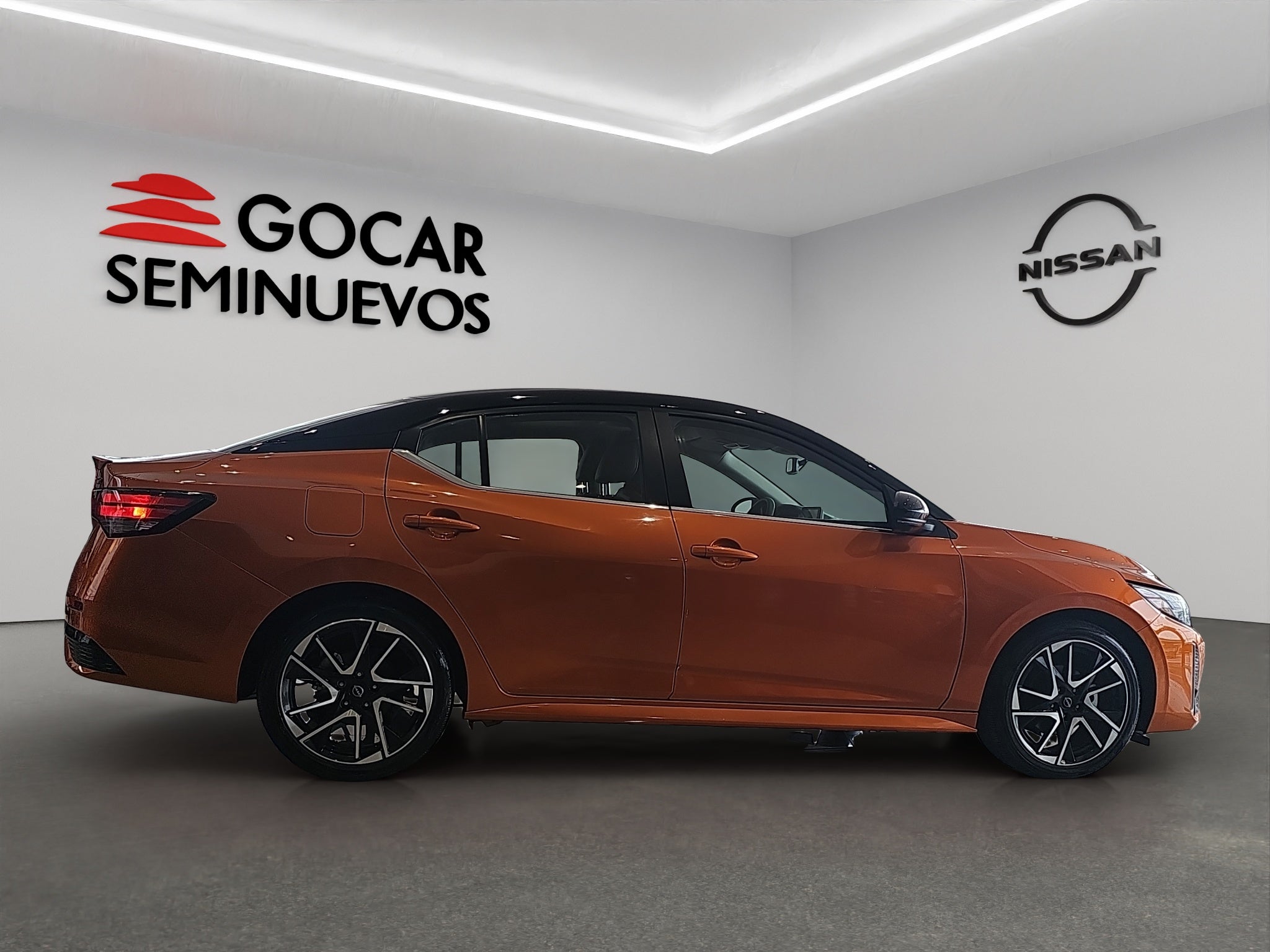 2025 Nissan Sentra 4 pts. SR Platinum, TA, a/ac. Aut., piel, QC, s. Bose, f. led, RA-18 (línea anterior)