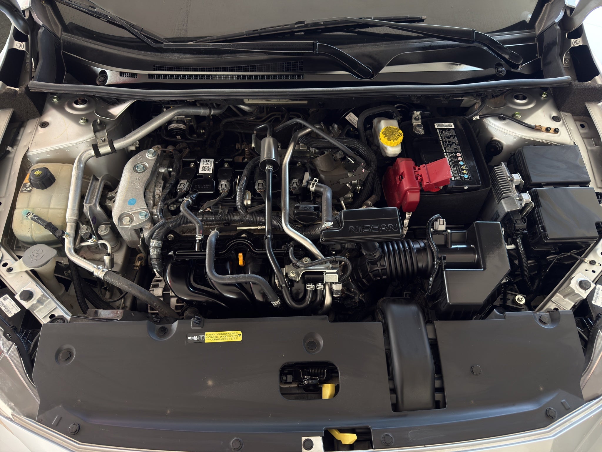 2022 Nissan Sentra 4 pts. Advance, TM6, a/ac., f. niebla, RA-16