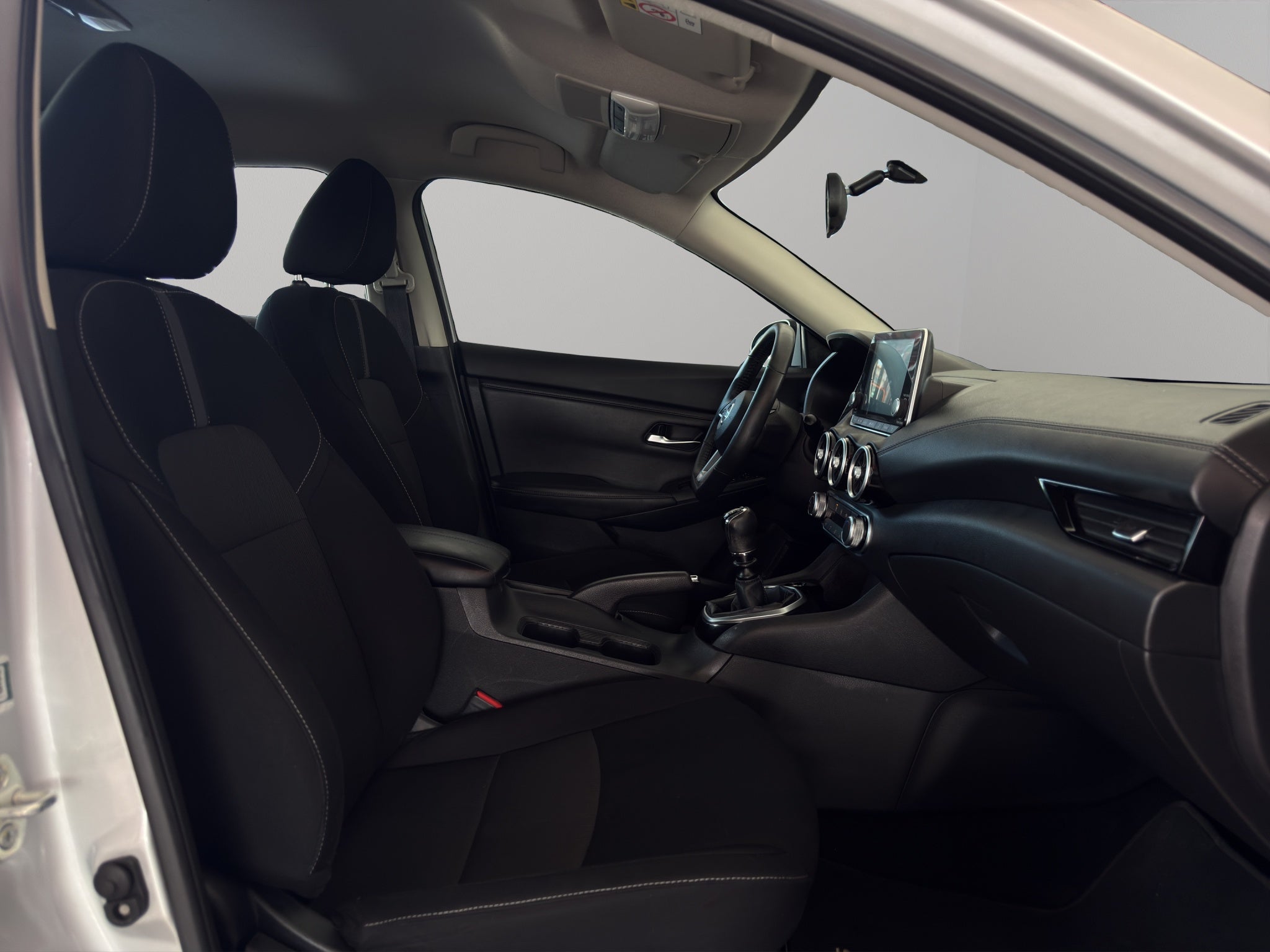 2022 Nissan Sentra 4 pts. Advance, TM6, a/ac., f. niebla, RA-16