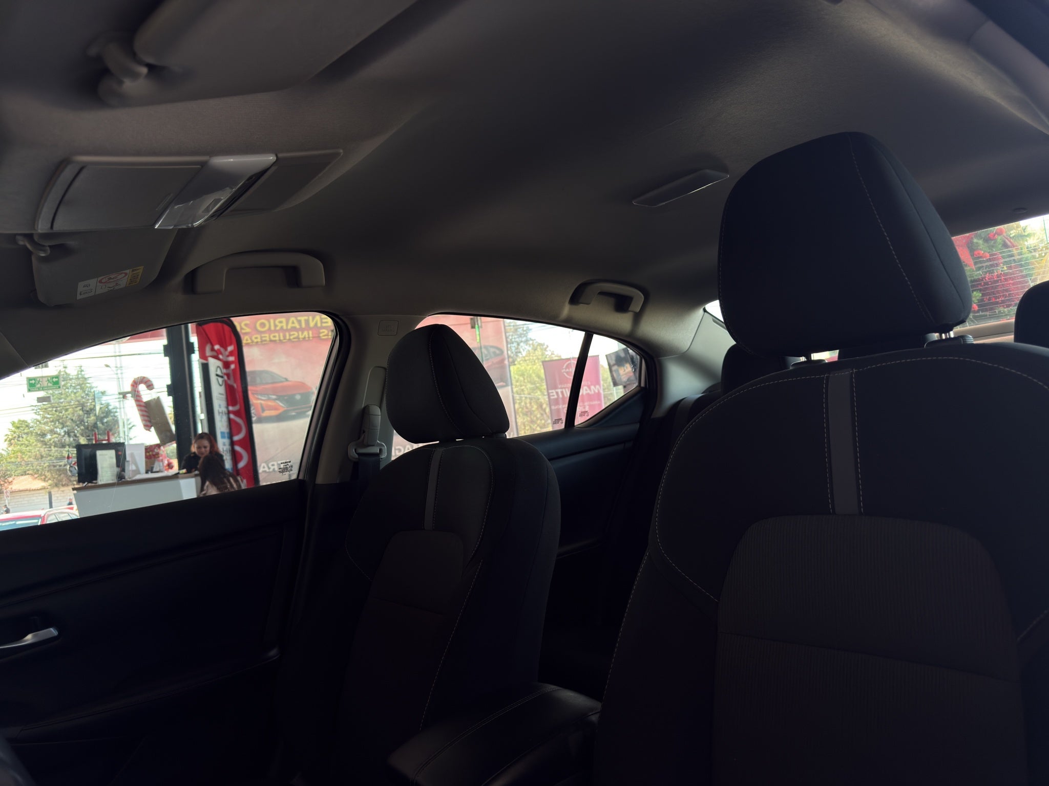 2022 Nissan Sentra 4 pts. Advance, TM6, a/ac., f. niebla, RA-16