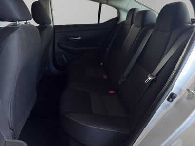 2022 Nissan Sentra 4 pts. Advance, TM6, a/ac., f. niebla, RA-16