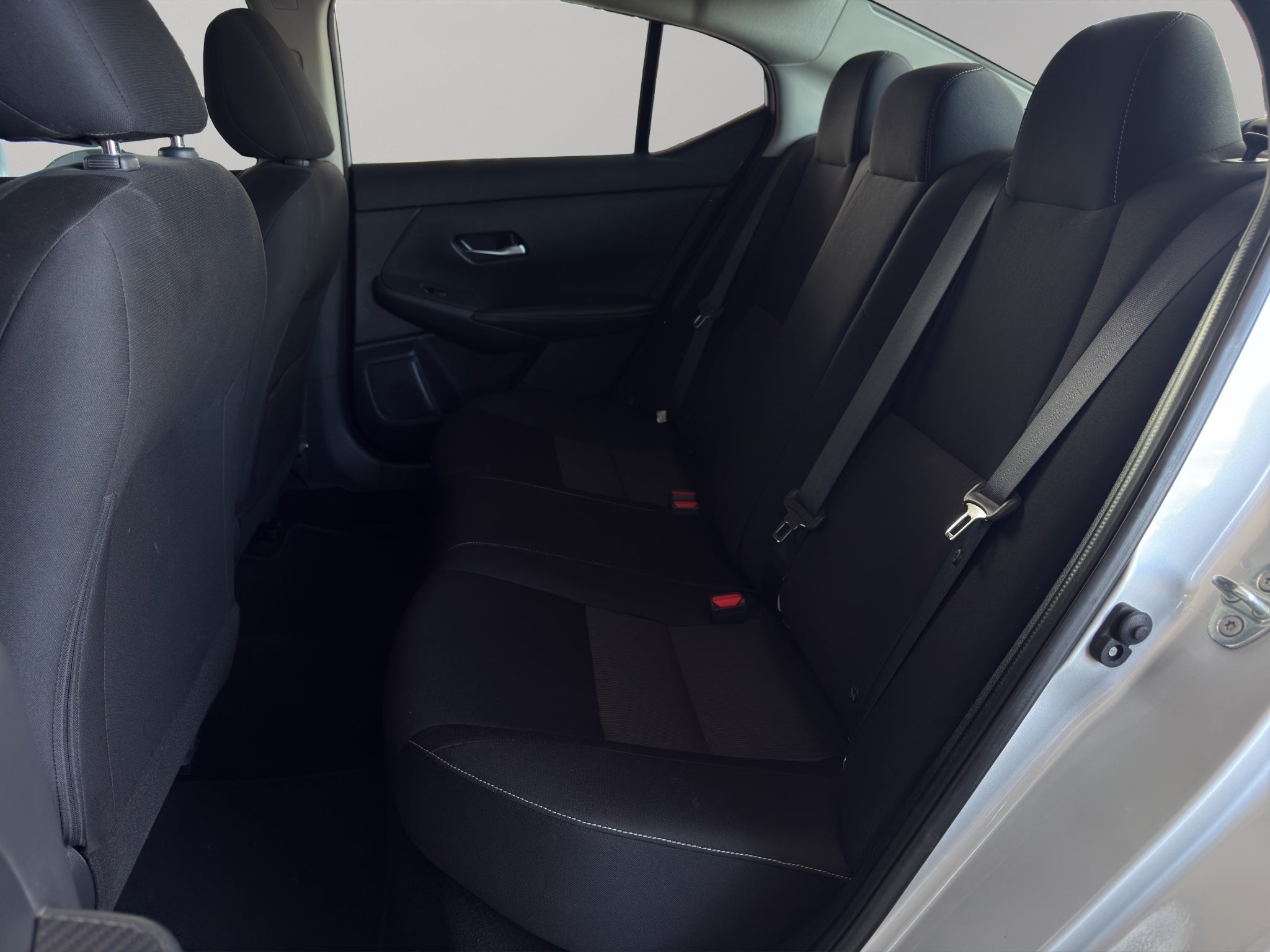 2022 Nissan Sentra 4 pts. Advance, TM6, a/ac., f. niebla, RA-16