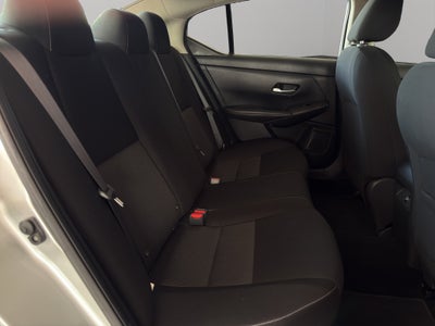 2022 Nissan Sentra 4 pts. Advance, TM6, a/ac., f. niebla, RA-16