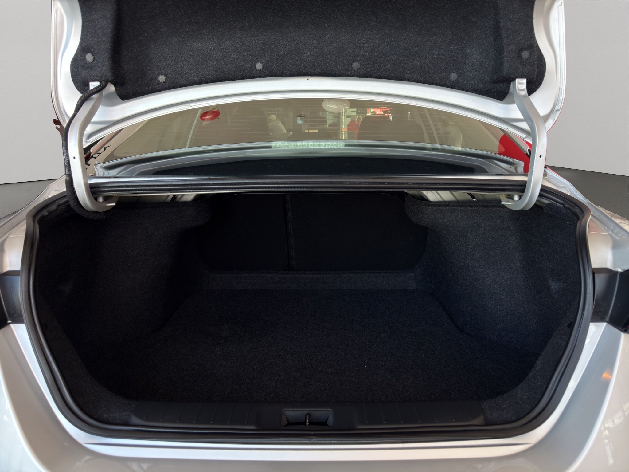 2022 Nissan Sentra 4 pts. Advance, TM6, a/ac., f. niebla, RA-16