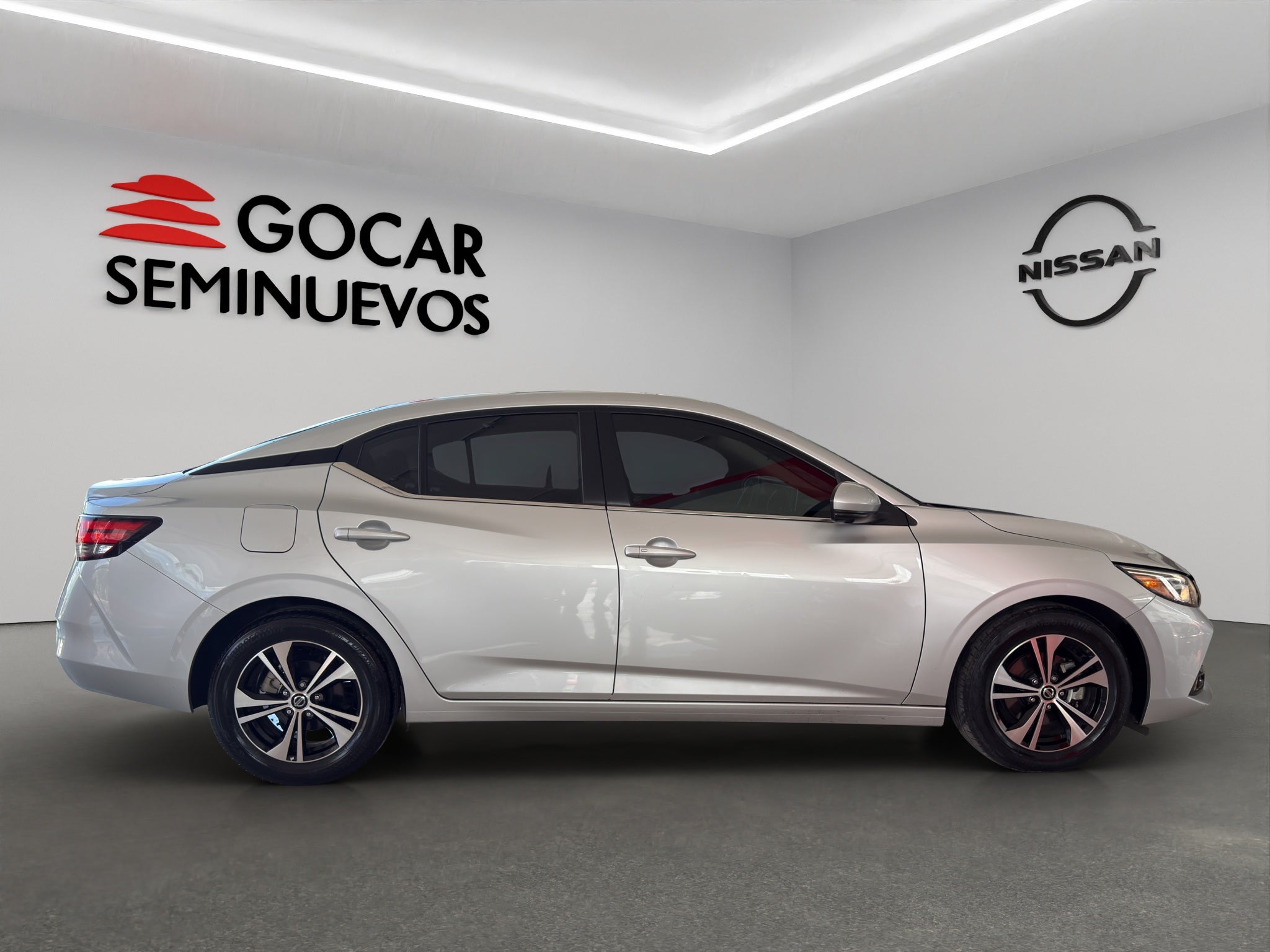 2022 Nissan Sentra 4 pts. Advance, TM6, a/ac., f. niebla, RA-16