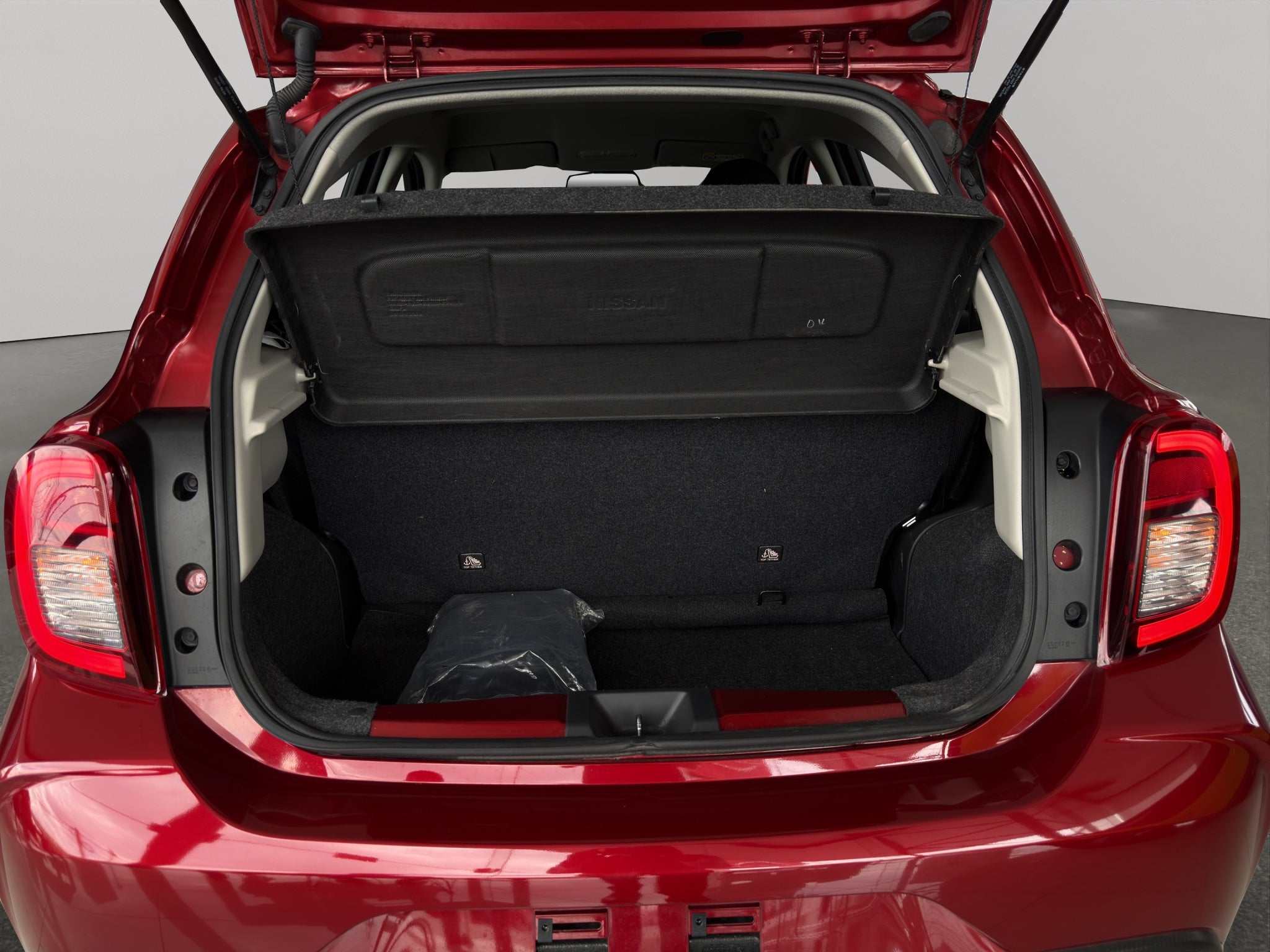 2024 Nissan March 5 pts. HB Sense, TM5, a/ac., R-14