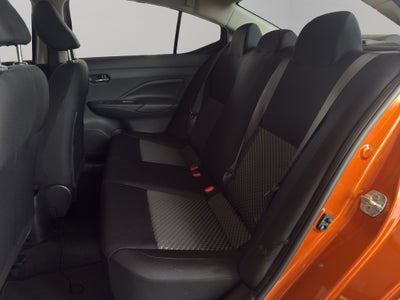 2022 Nissan Versa 4 pts. Sense, TM5, a/ac., VE, R-15 (línea anterior)