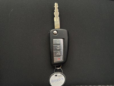 2022 Nissan Versa 4 pts. Sense, TM5, a/ac., VE, R-15 (línea anterior)