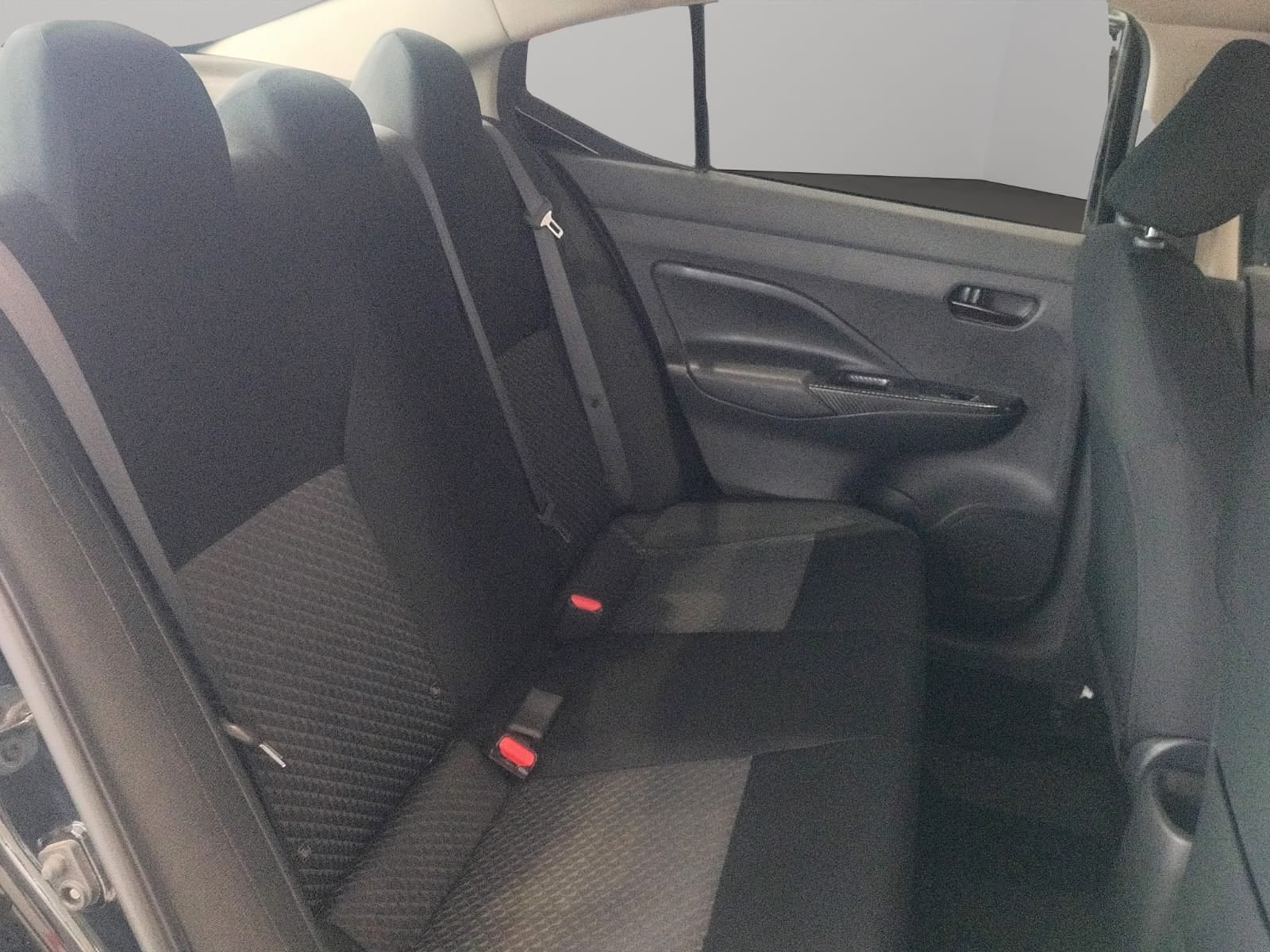 2024 Nissan Versa 4 pts. Sense, CVT, a/ac., R-15