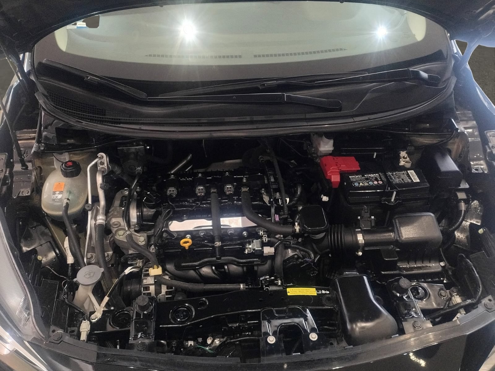 2024 Nissan Versa 4 pts. Sense, CVT, a/ac., R-15