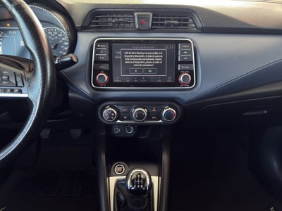 2024 Nissan Versa 4 pts. Advance, TM5, a/ac., f. niebla, RA-16