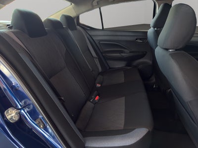 2024 Nissan Versa 4 pts. Advance, TM5, a/ac., f. niebla, RA-16