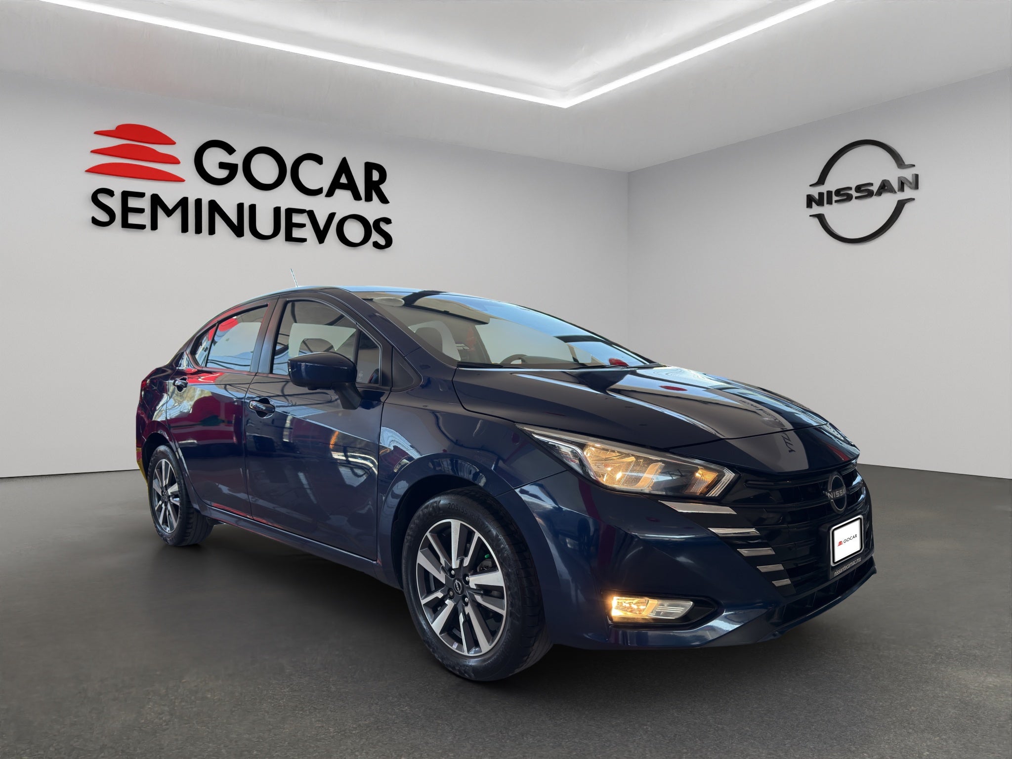 2024 Nissan Versa 4 pts. Advance, TM5, a/ac., f. niebla, RA-16