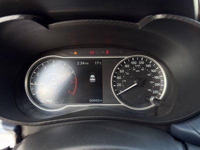2024 Nissan Versa 4 pts. Advance, TM5, a/ac., f. niebla, RA-16