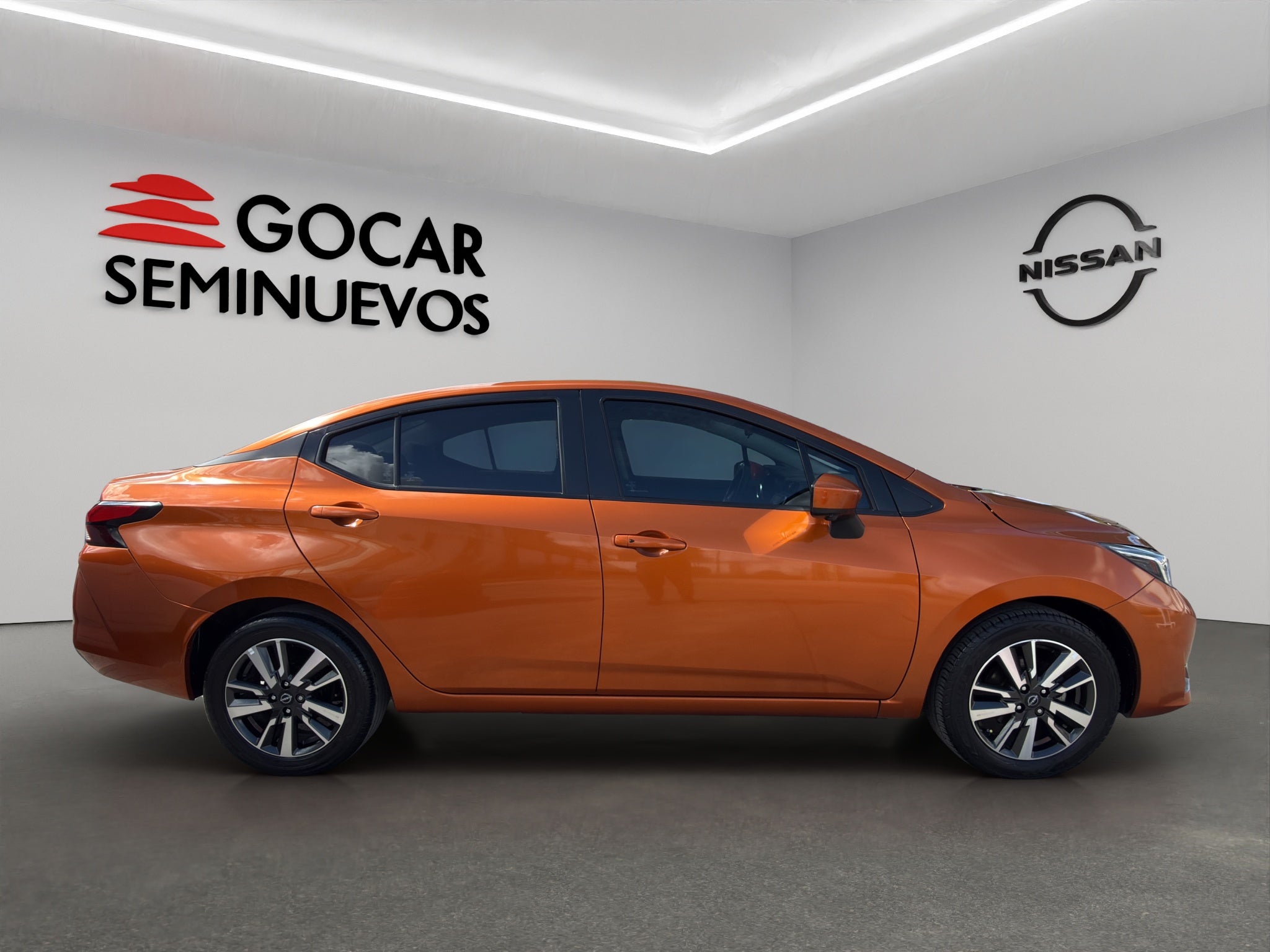 2024 Nissan Versa 4 pts. Advance, TM5, a/ac., f. niebla, RA-16
