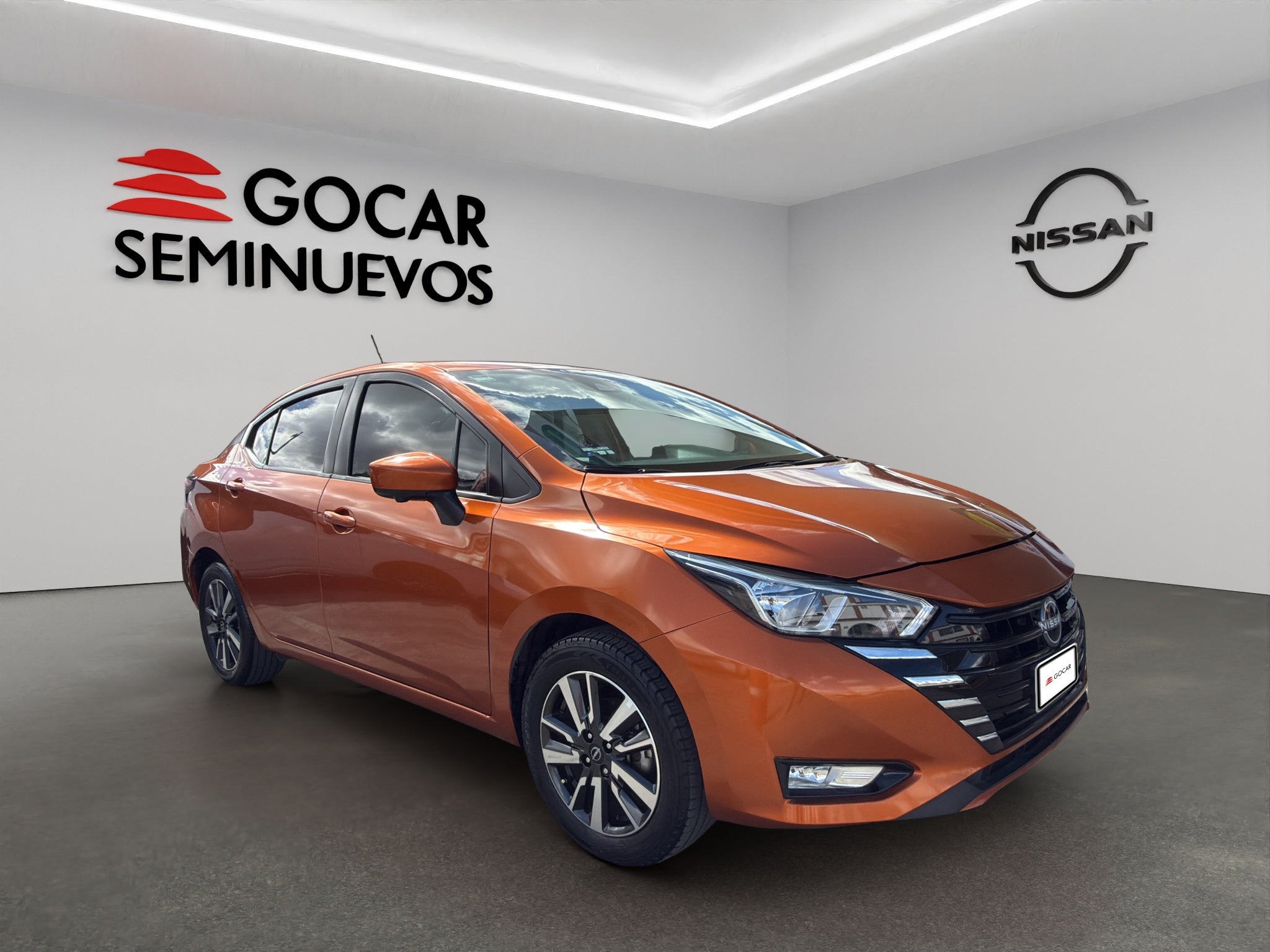 2024 Nissan Versa 4 pts. Advance, TM5, a/ac., f. niebla, RA-16