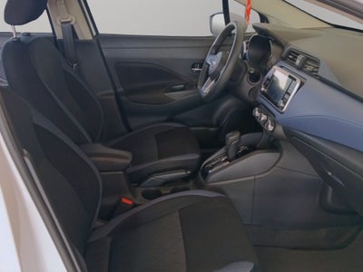 2024 Nissan Versa 4 pts. Advance, CVT, a/ac; f. niebla, RA-16