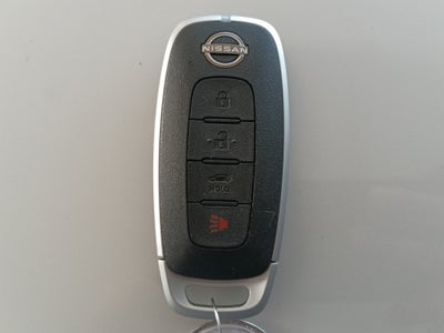 2024 Nissan Versa 4 pts. Advance, CVT, a/ac; f. niebla, RA-16