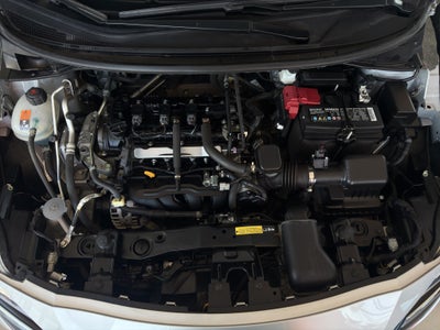 2023 Nissan Versa 4 pts. Advance, TM5, a/ac., f. niebla, RA-16 (cambio de línea)