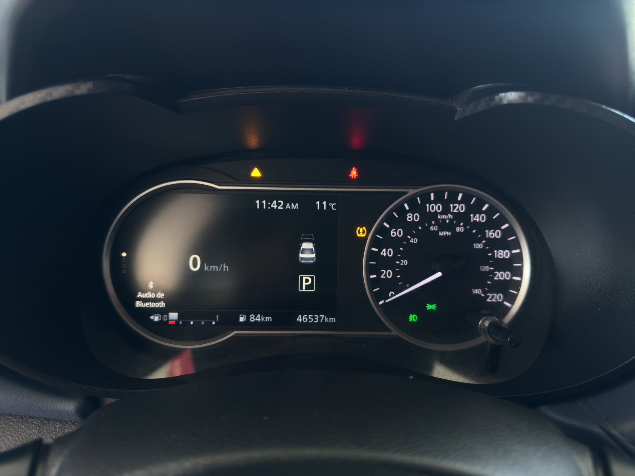 2023 Nissan Versa 4 pts. Advance, TM5, a/ac., f. niebla, RA-16 (cambio de línea)