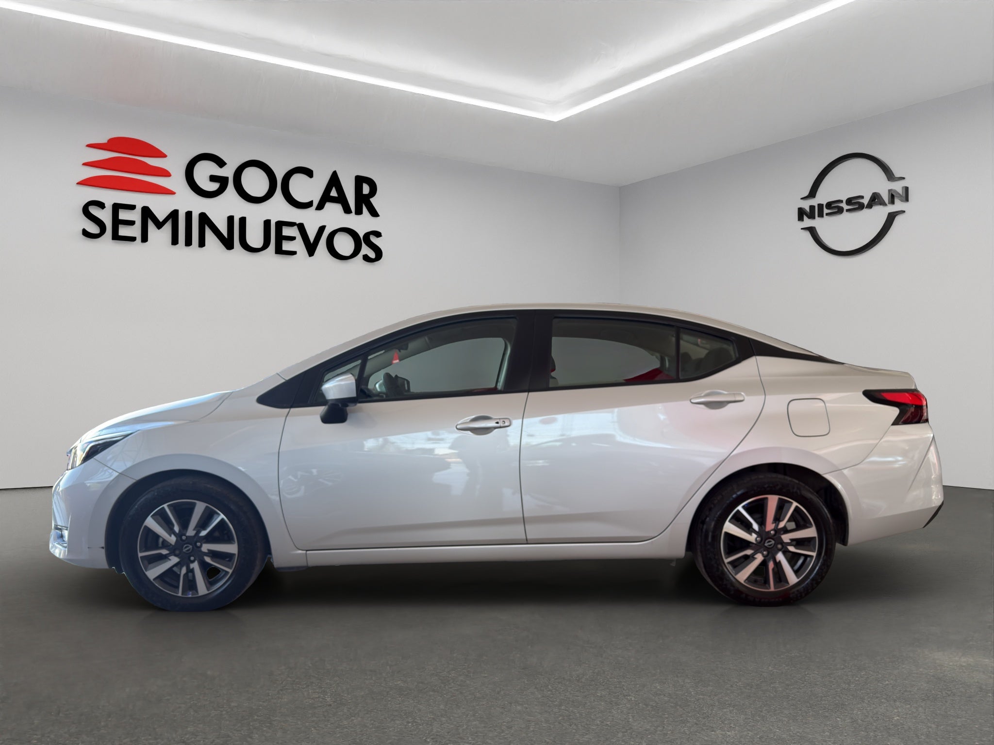 2023 Nissan Versa 4 pts. Advance, TM5, a/ac., f. niebla, RA-16 (cambio de línea)