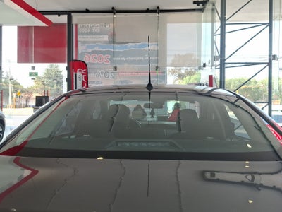 2023 Nissan Versa 4 pts. Advance, TM5, a/ac., f. niebla, RA-16 (cambio de línea)