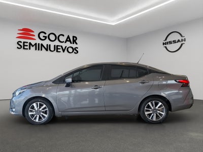 2023 Nissan Versa 4 pts. Advance, TM5, a/ac., f. niebla, RA-16 (cambio de línea)