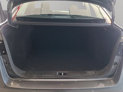 2023 Nissan Versa 4 pts. Advance, TM5, a/ac., f. niebla, RA-16 (cambio de línea)