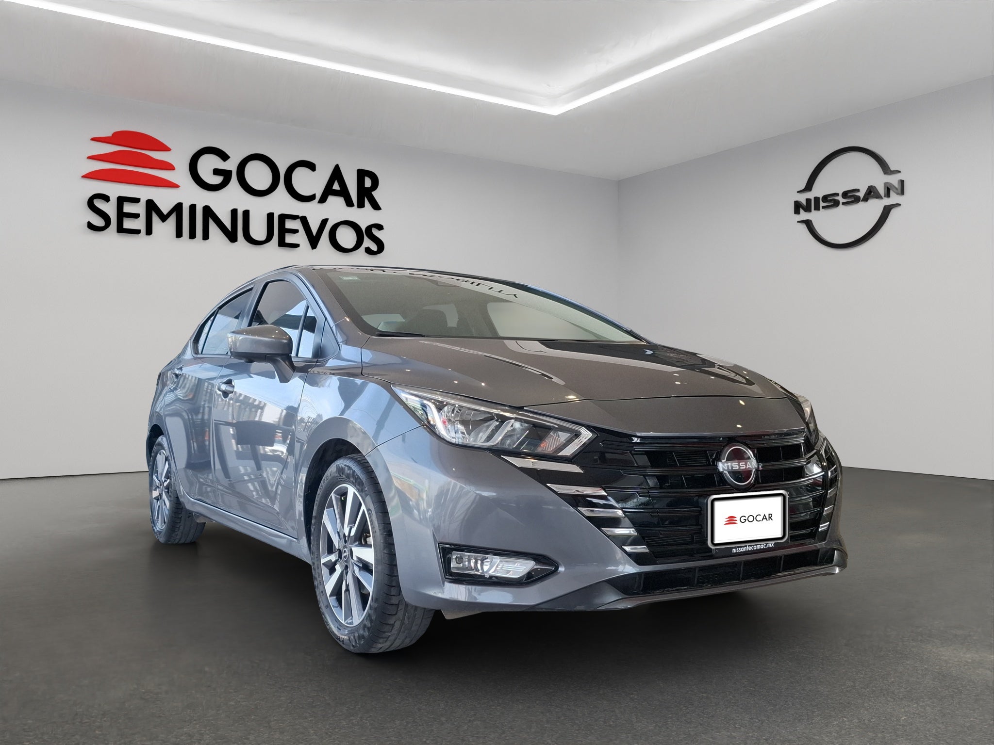 2023 Nissan Versa 4 pts. Advance, TM5, a/ac., f. niebla, RA-16 (cambio de línea)