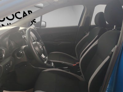 2025 Nissan Versa 4 pts. Sense, TM5, a/ac., R-15 (línea anterior)