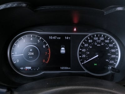 2024 Nissan Versa 4 pts. Advance, TM5, a/ac., f. niebla, RA-16