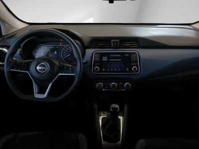 2024 Nissan Versa 4 pts. Advance, TM5, a/ac., f. niebla, RA-16