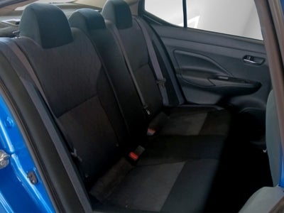 2024 Nissan Versa 4 pts. Advance, TM5, a/ac., f. niebla, RA-16