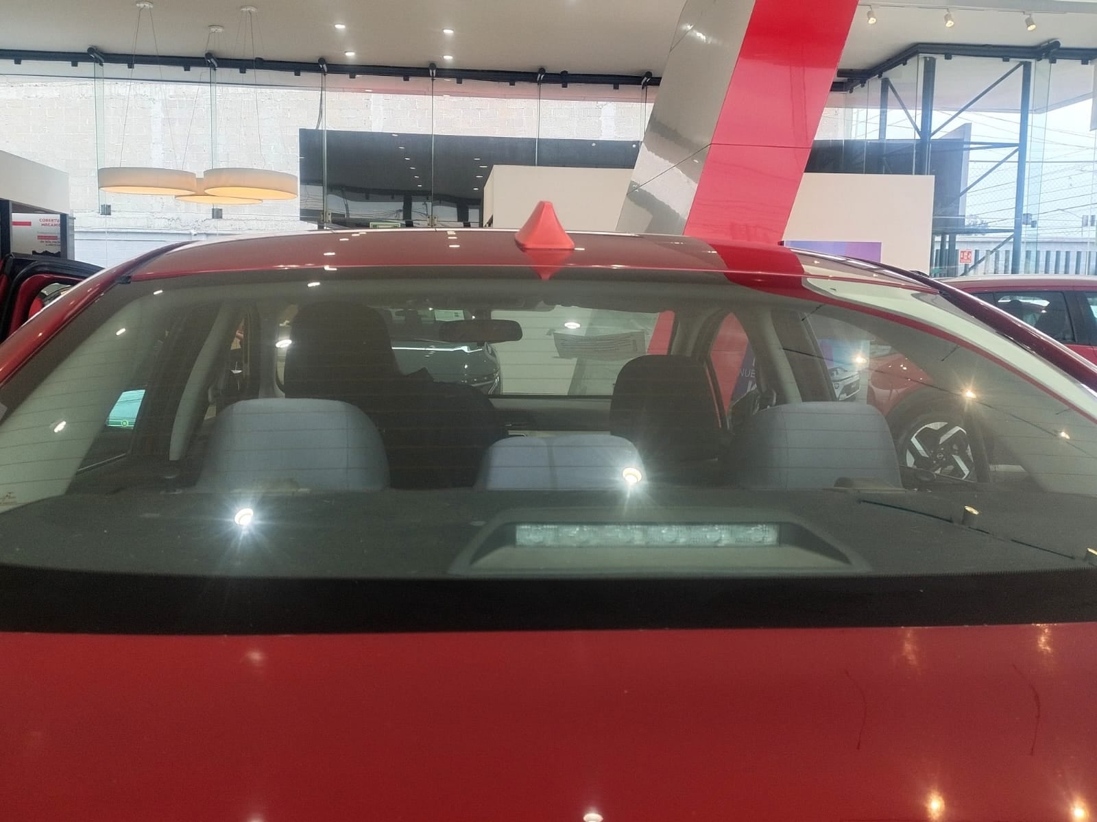 2020 Nissan Versa 4 pts. Advance, TM5, a/ac., VE, f. niebla, RA-16 (línea nueva)