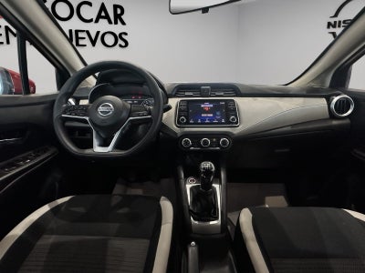2020 Nissan Versa 4 pts. Advance, TM5, a/ac., VE, f. niebla, RA-16 (línea nueva)