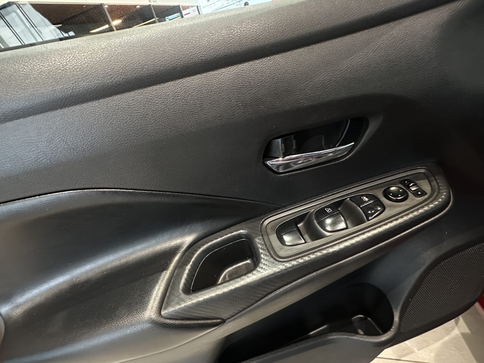 2020 Nissan Versa 4 pts. Advance, TM5, a/ac., VE, f. niebla, RA-16 (línea nueva)