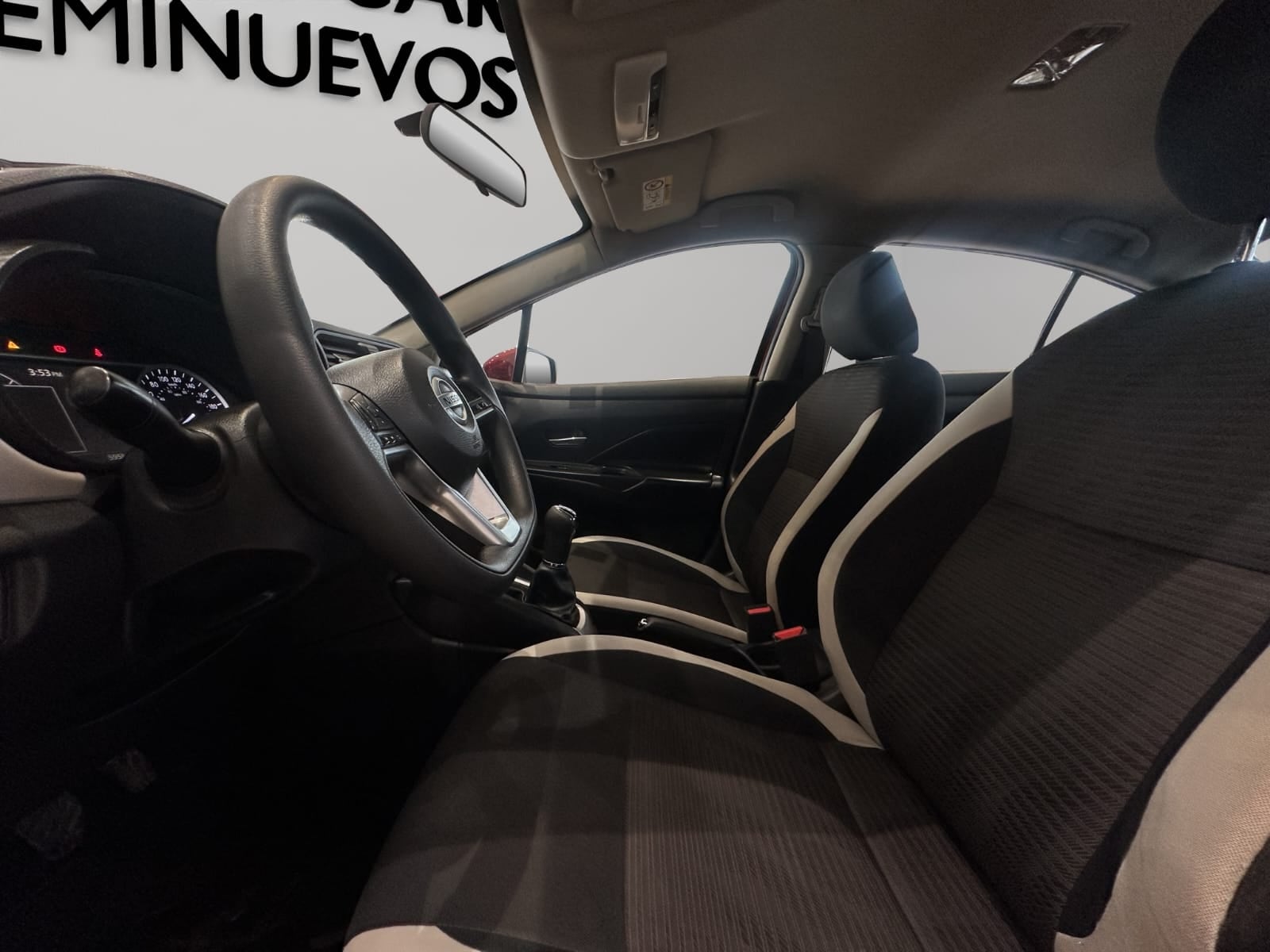 2020 Nissan Versa 4 pts. Advance, TM5, a/ac., VE, f. niebla, RA-16 (línea nueva)