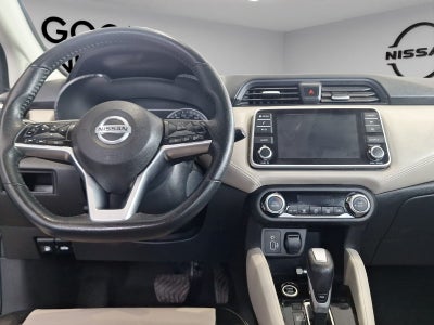 2021 Nissan Versa 4 pts. Platinum, TA, a/ac. Aut., VE, piel, GPS, f. led, RA-17