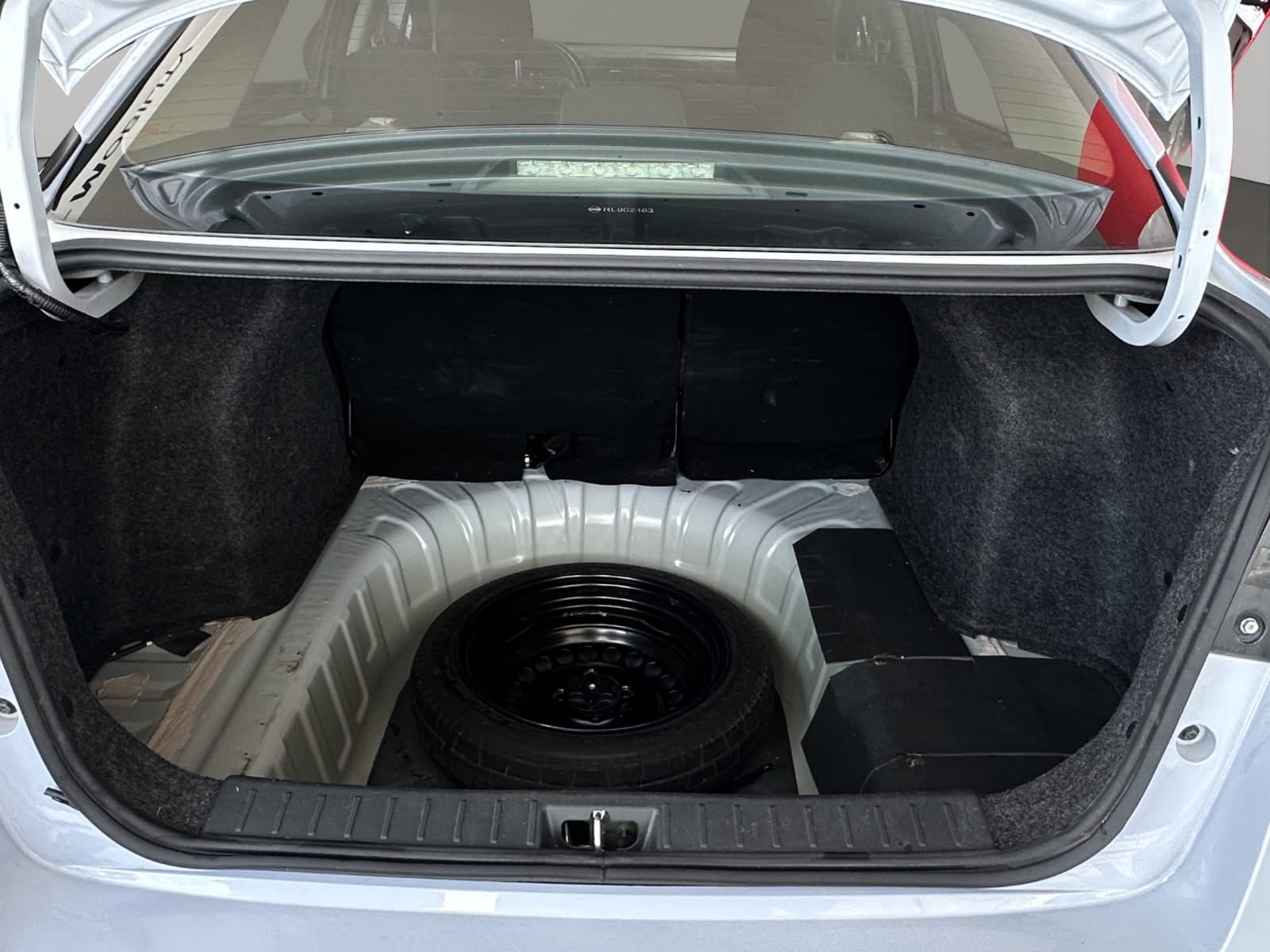 2024 Nissan Versa 4 pts. SR, TA, a/ac. Aut., f. niebla, f. led, spoiler, RA-17