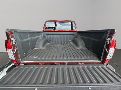 2025 Nissan Comerciales Frontier y NP 300 Frontier Pick-Up FRONTIER LE 2.5L 4 CIL, TA, 4 PTAS, 4X2, AA
