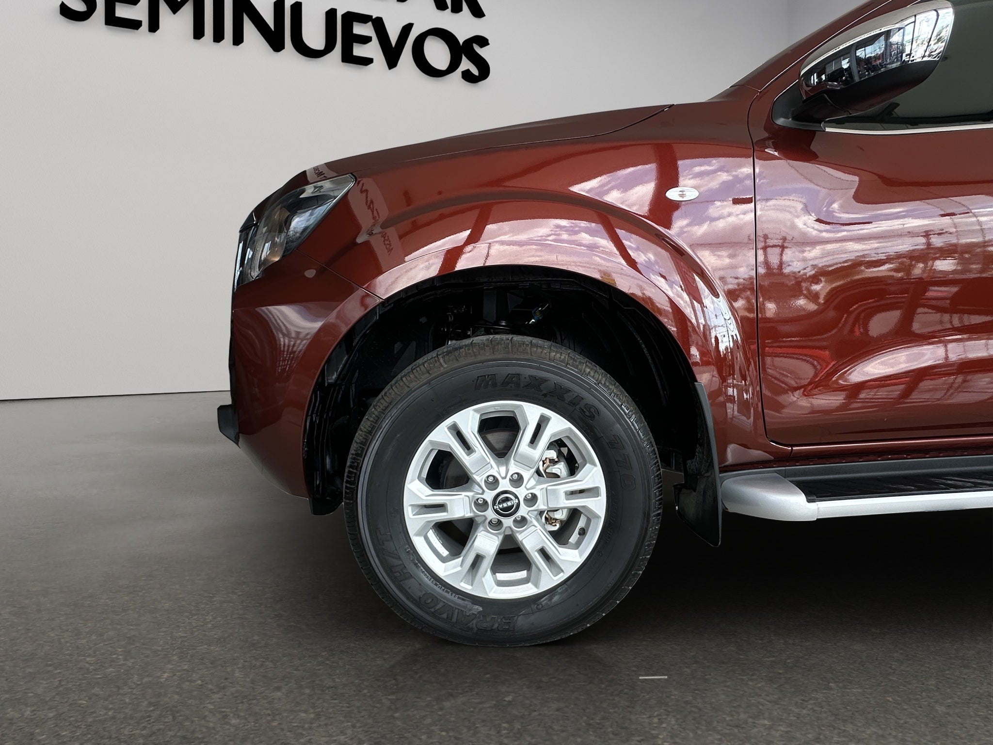 2025 Nissan Comerciales Frontier y NP 300 Frontier Pick-Up FRONTIER LE 2.5L 4 CIL, TA, 4 PTAS, 4X2, AA