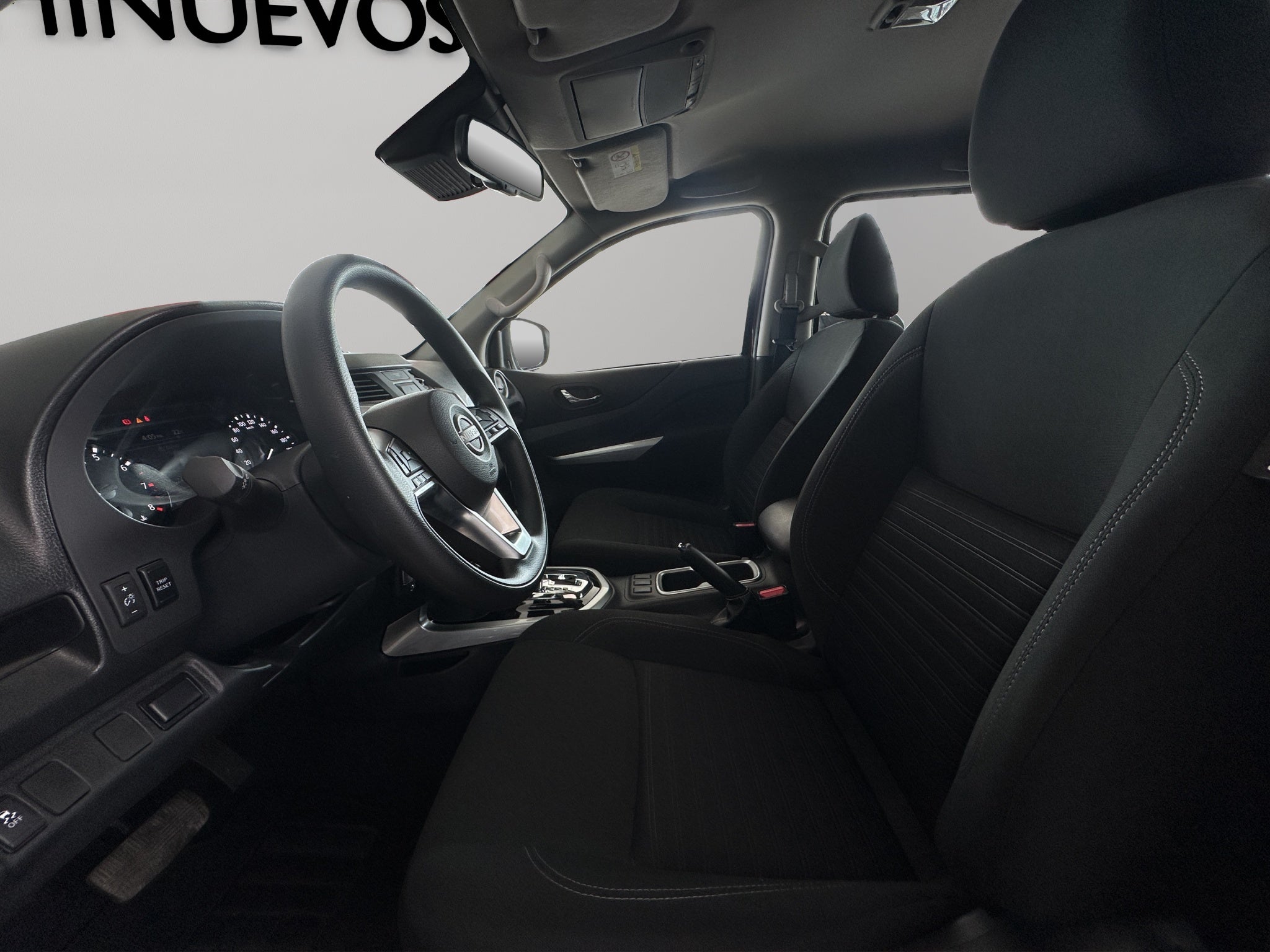 2025 Nissan Comerciales Frontier y NP 300 Frontier Pick-Up FRONTIER LE 2.5L 4 CIL, TA, 4 PTAS, 4X2, AA
